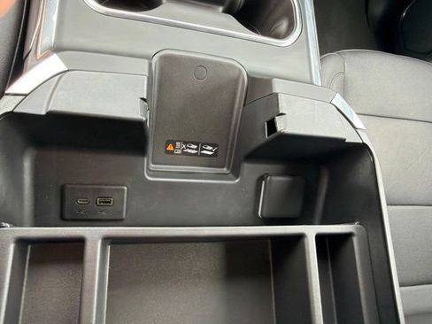 Used 2024 Chevrolet Silverado 2500 LTZ w/ LTZ Convenience Package AWD/4WD image 41