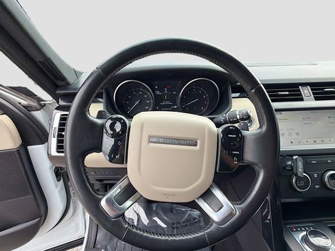 Used 2019 Land Rover Discovery SE image 37