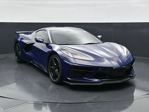 Used 2025 Chevrolet Corvette Stingray Premium Cpe w/ Z51 Performance Package RWD image 4