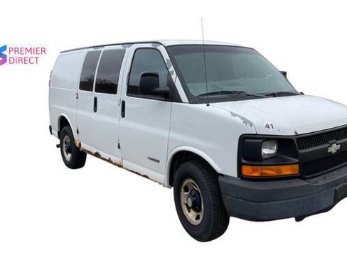 Used 2004 Chevrolet Express 2500 image 8