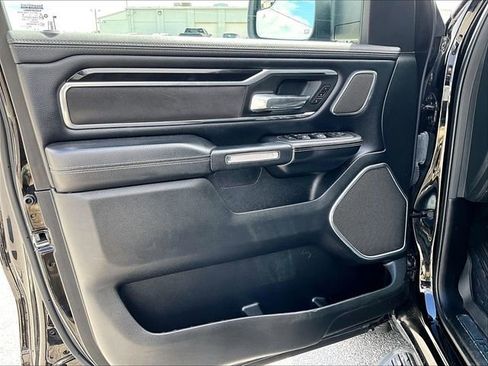 Used 2022 RAM 1500 Laramie AWD/4WD image 9