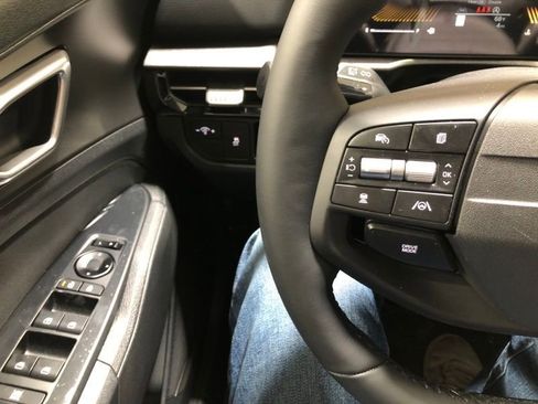 New 2026 Kia Sportage LX FWD image 22