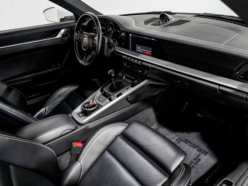 Used 2021 Porsche 911 Carrera S image 33