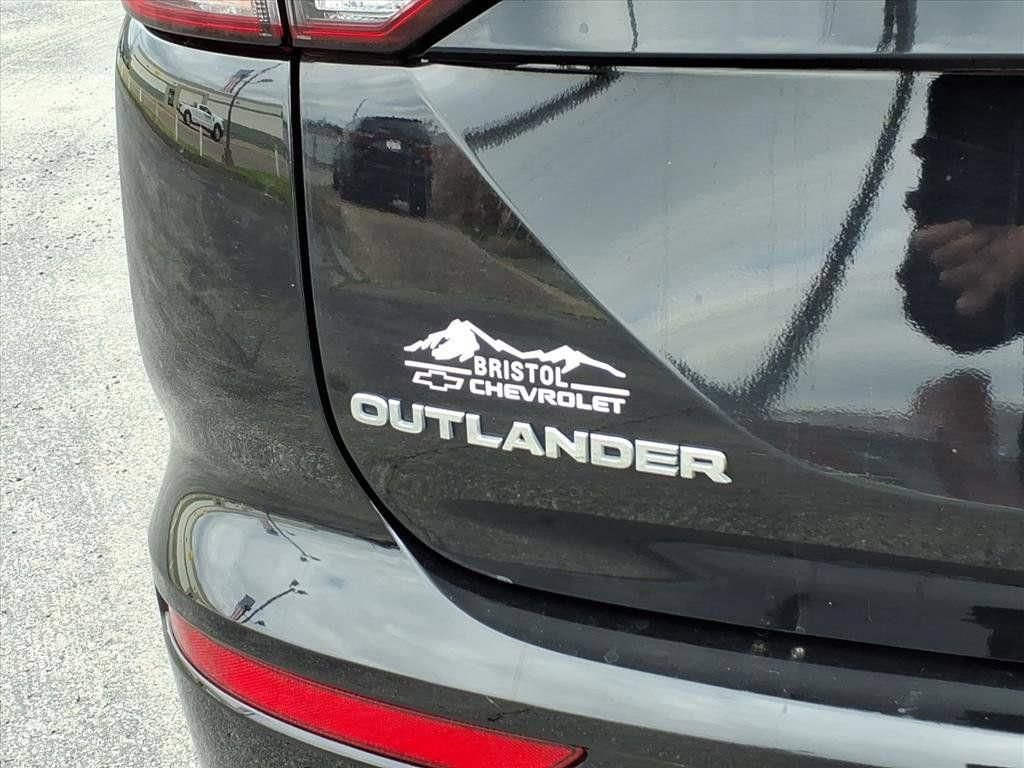 Used 2024 Mitsubishi Outlander SE AWD/4WD image 8