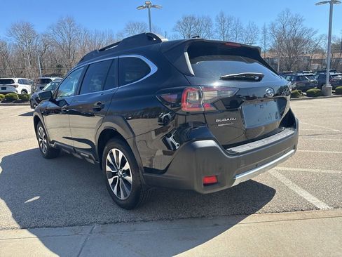 Used 2023 Subaru Outback Limited image 4
