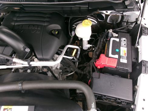 Used 2017 RAM 1500 Express RWD image 49