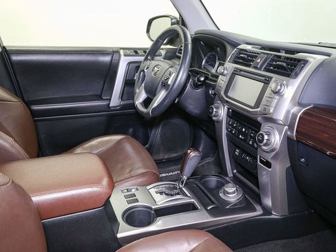 Used 2018 Toyota 4Runner Limited AWD/4WD image 17