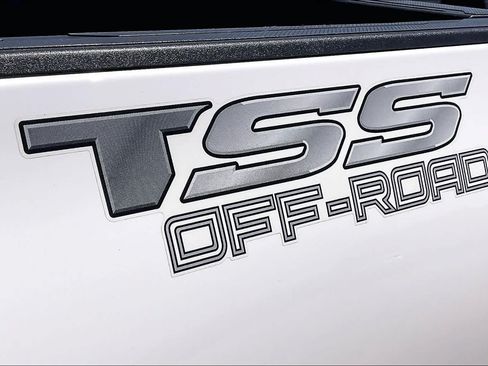 Used 2021 Toyota Tacoma SR w/ SR Convenience Package RWD image 10