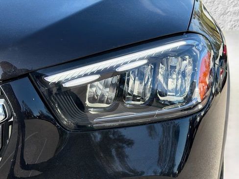 Used 2025 Mercedes-Benz GLE 350 4MATIC image 9