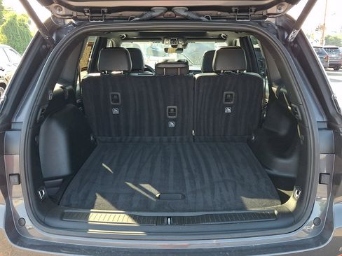 Used 2025 Jeep Grand Cherokee Limited w/ Black Appearance Package AWD/4WD image 18