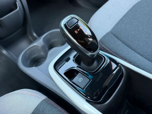 Used 2018 Chevrolet Bolt LT FWD image 26