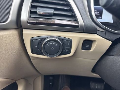 Used 2014 Ford Fusion SE w/ Equipment Group 202A image 19