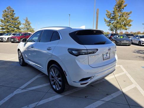 Used 2022 Buick Envision Avenir w/ Technology Package II image 2