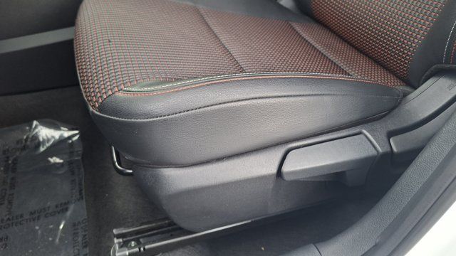 Certified 2025 Nissan Kicks SR FWD image 18