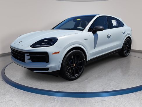 Used 2026 Porsche Cayenne E-Hybrid Coupe AWD/4WD image 1