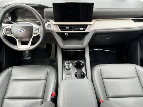 Used 2025 Ford Explorer Active w/ Active Comfort Package image 13