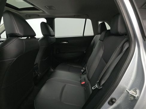 Used 2022 Toyota Corolla Cross XLE w/ Convenience Package image 13