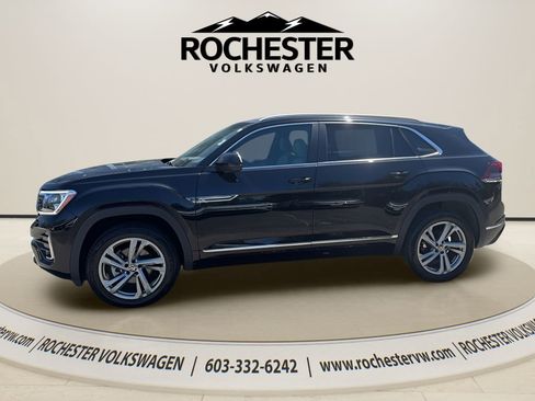 Used 2024 Volkswagen Atlas Cross Sport SEL R-Line AWD/4WD image 3