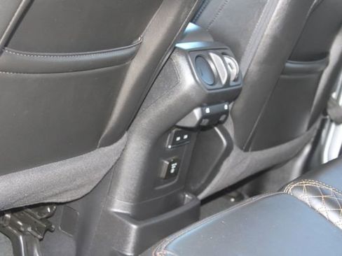 Used 2023 Jeep Wrangler Unlimited Sahara AWD/4WD image 36