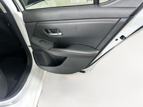 Used 2024 Nissan Sentra SR FWD image 28