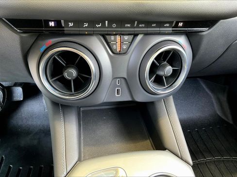 Used 2021 Chevrolet Blazer LT AWD/4WD image 15