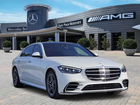 Used 2022 Mercedes-Benz S 580 4MATIC Sedan image 2