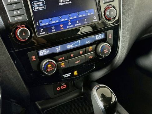 Used 2022 Nissan Rogue Sport SV AWD/4WD image 15