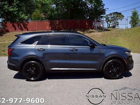 Used 2021 Kia Sorento S w/ Panoramic Sunroof Package AWD/4WD image 4