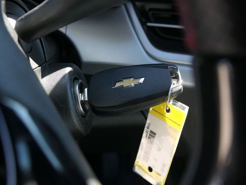 Used 2024 Chevrolet Trax RS w/ Driver Confidence Package image 17