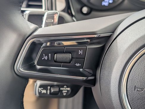 New 2026 Porsche Macan image 21