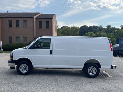 Certified 2025 GMC Savana 2500 w/ Driver Convenience Package RWD image 6