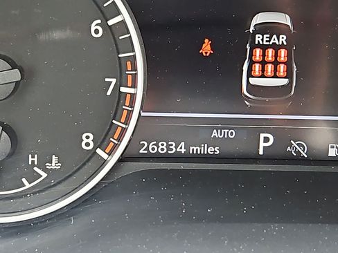 Used 2025 Nissan Pathfinder SL AWD/4WD image 18