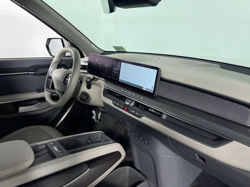 Used 2024 Kia EV9 Wind image 32