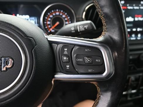 Used 2021 Jeep Gladiator Overland AWD/4WD image 17