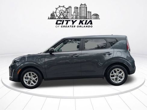 Certified 2025 Kia Soul LX w/ LX Technology Package FWD image 3
