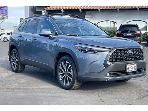 Used 2024 Toyota Corolla Cross XLE w/ Convenience Package image 8