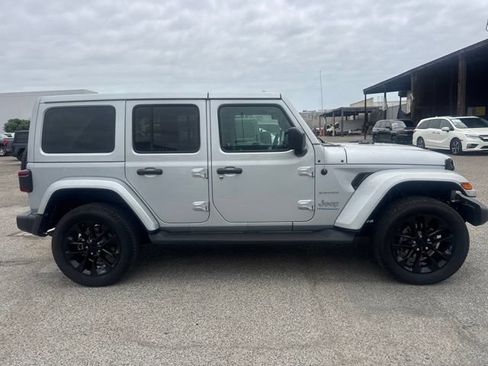Used 2023 Jeep Wrangler Unlimited Sahara w/ Cold Weather Group AWD/4WD image 4