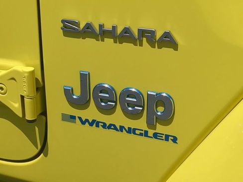 Used 2023 Jeep Wrangler Unlimited Sahara w/ Cold Weather Group image 13