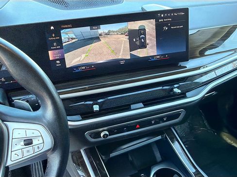 Used 2023 BMW X7 xDrive40i image 28