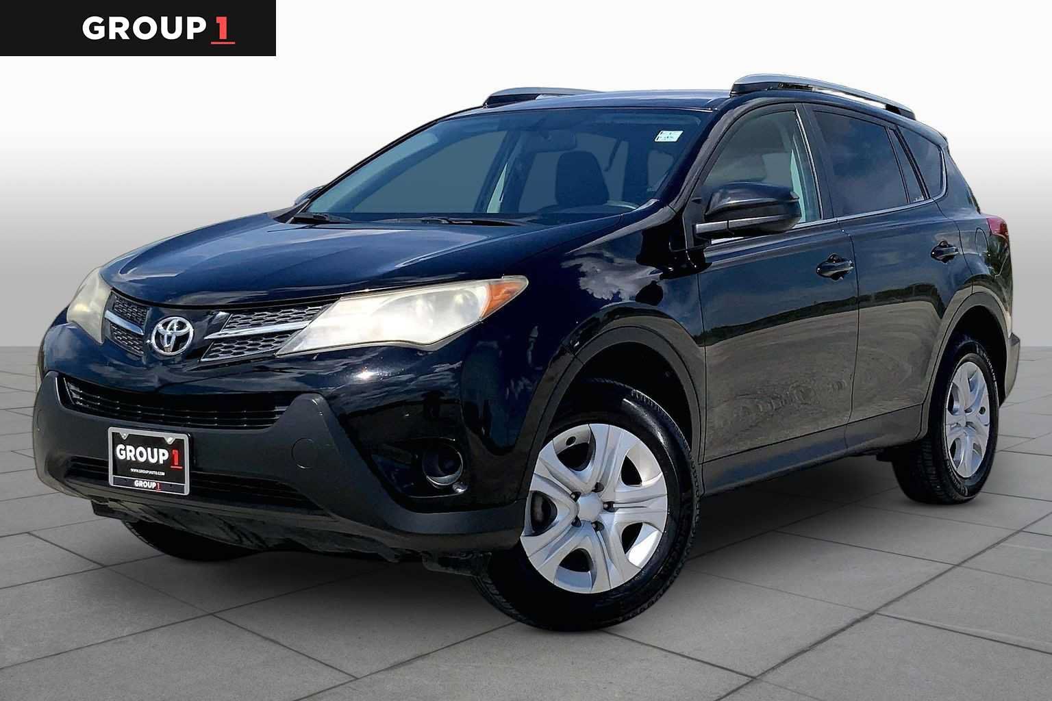 Used 2015 Toyota RAV4 LE FWD image 1