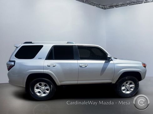 Used 2019 Toyota 4Runner SR5 AWD/4WD image 3