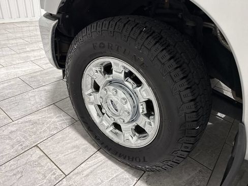 Used 2015 Ford F250 XLT w/ XLT Premium Package RWD image 34