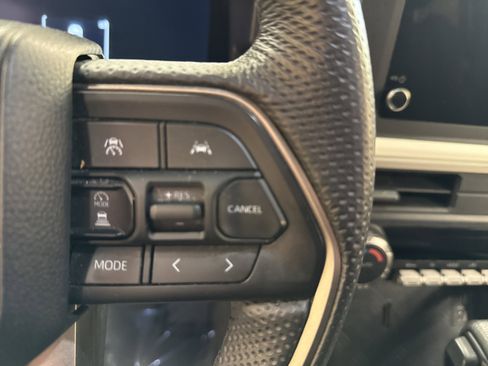 Used 2024 Toyota Tacoma TRD Off-Road image 29