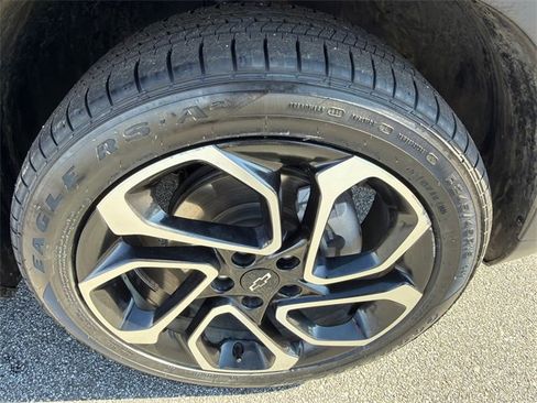 Used 2024 Chevrolet Trax RS w/ Sunroof Package image 12