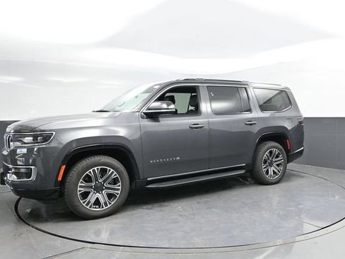 Used 2024 Jeep Wagoneer Series II AWD/4WD image 7