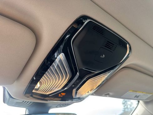 Used 2018 BMW 750i xDrive image 31