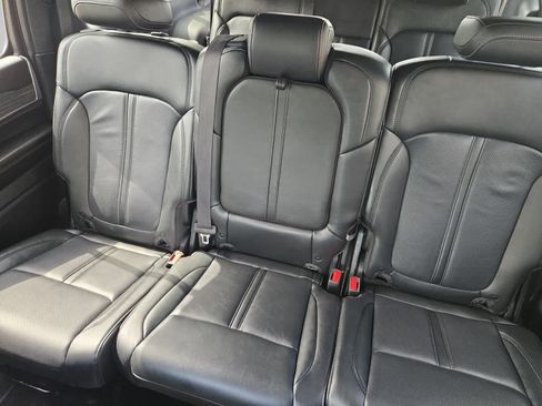 Used 2024 Jeep Wagoneer L Series III w/ Flexible Seating Group AWD/4WD image 13