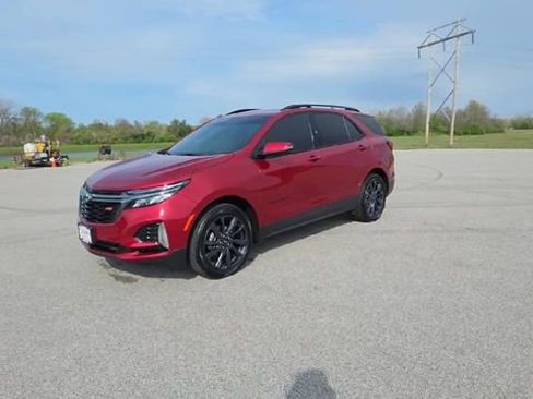 Used 2022 Chevrolet Equinox RS w/ Infotainment Package FWD image 3