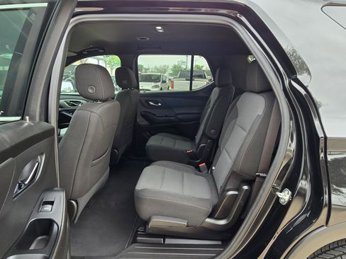 Certified 2023 Chevrolet Traverse LT FWD image 18
