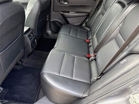 Used 2022 Nissan Rogue SV w/ SV Premium Package image 17